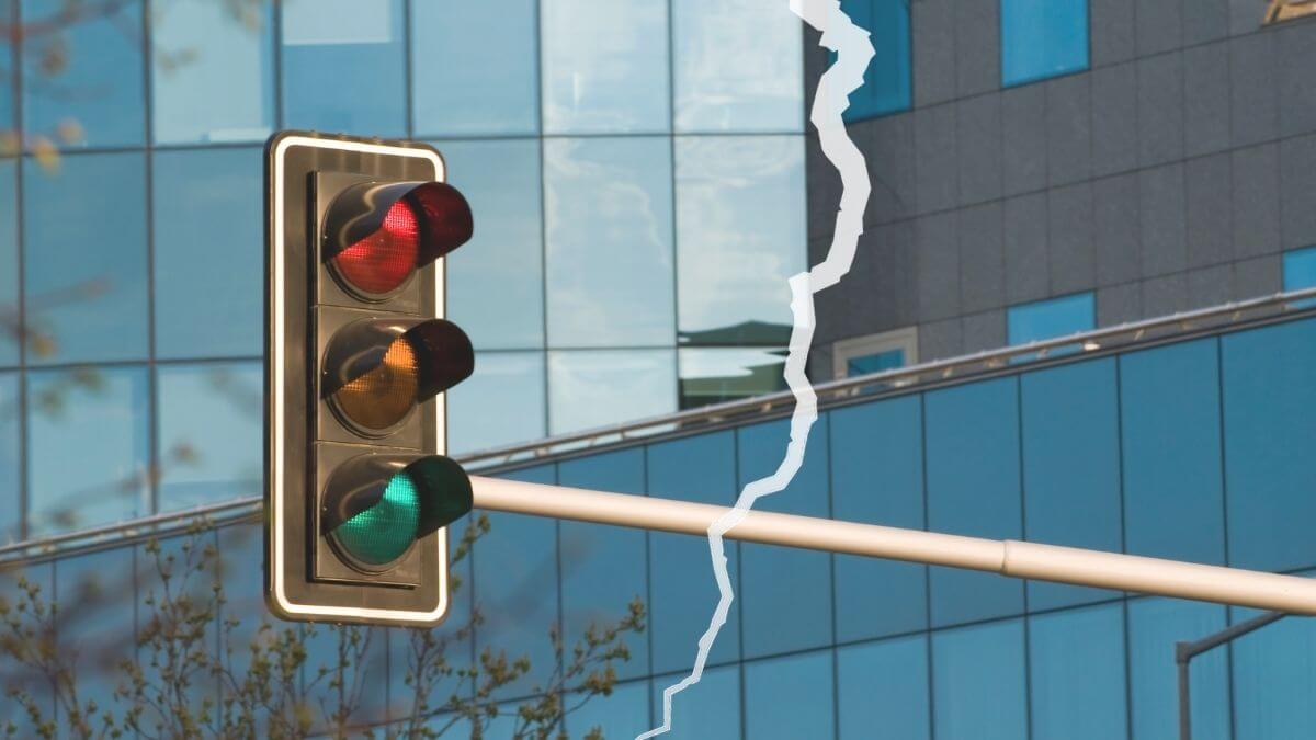 divisive-traffic-light-system